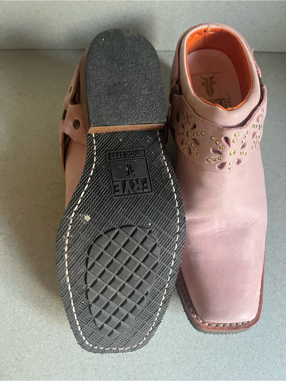 Frye Women's Blush pink Studded Ankle Booties Sz 7.5-8 - Picture 7 of 11